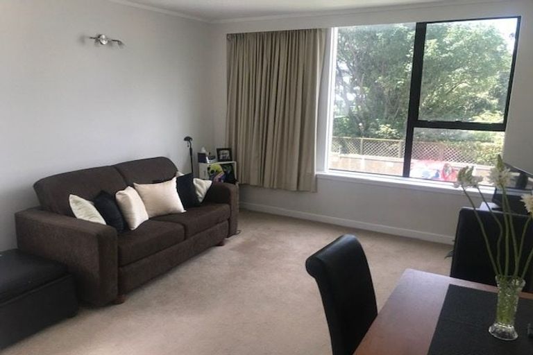 Photo of property in Hobson Court Flats, 15/70 Hobson Street, Thorndon, Wellington, 6011