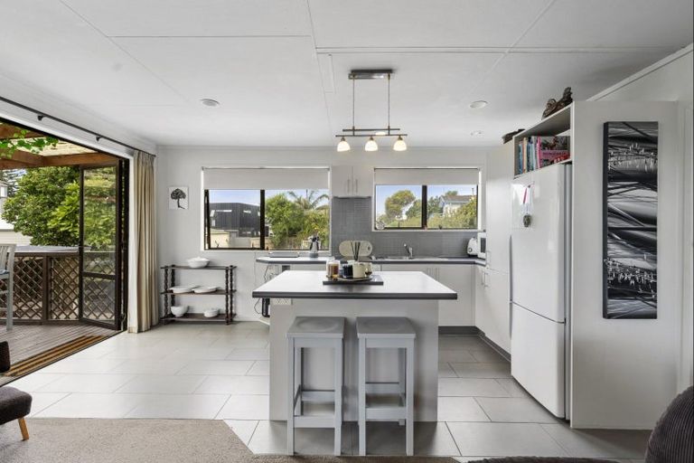 Photo of property in 1297 Papamoa Beach Road, Papamoa Beach, Papamoa, 3118