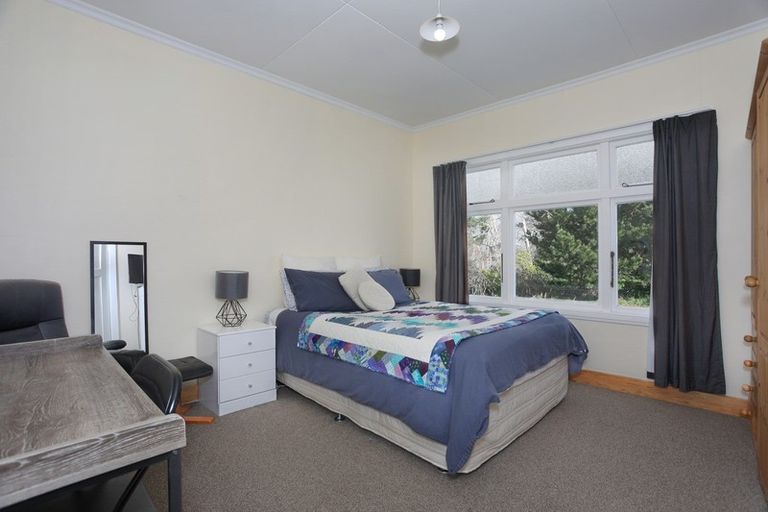 Photo of property in 1 Frood Street, Bulls, 4818