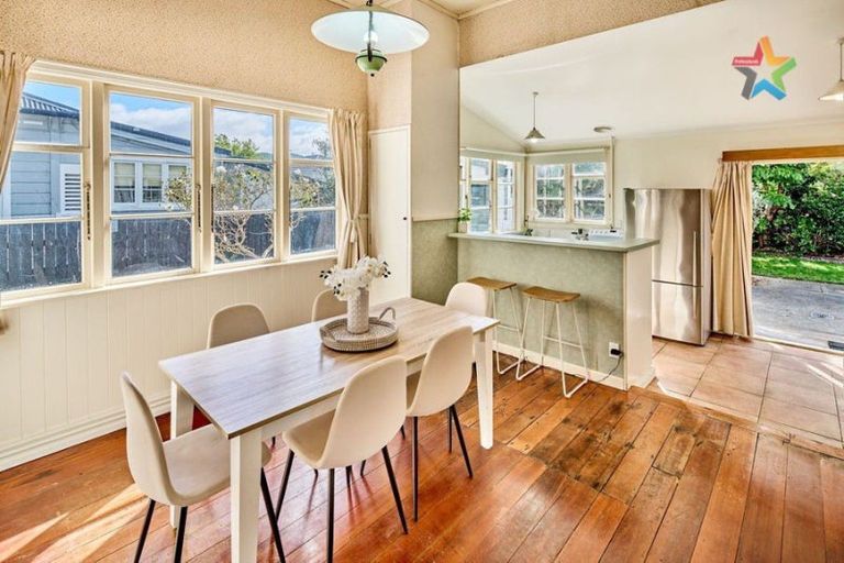 Photo of property in 30 Whites Line West, Woburn, Lower Hutt, 5010