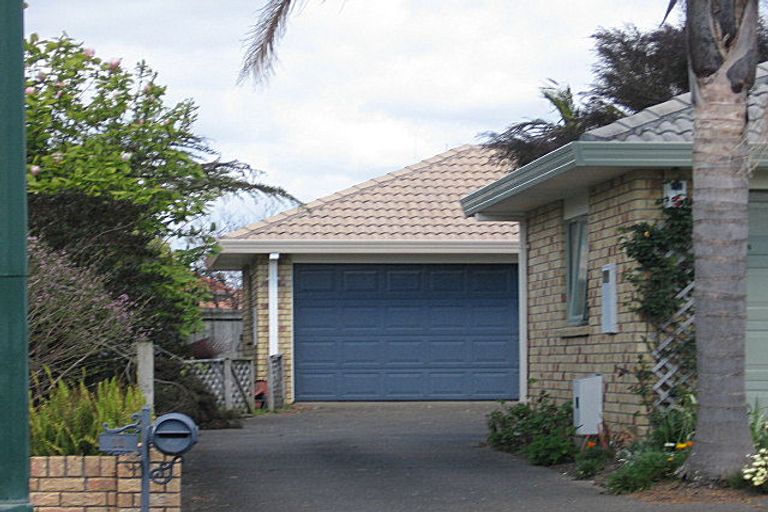 Photo of property in 11 Rosberg Place, Mount Maunganui, 3116