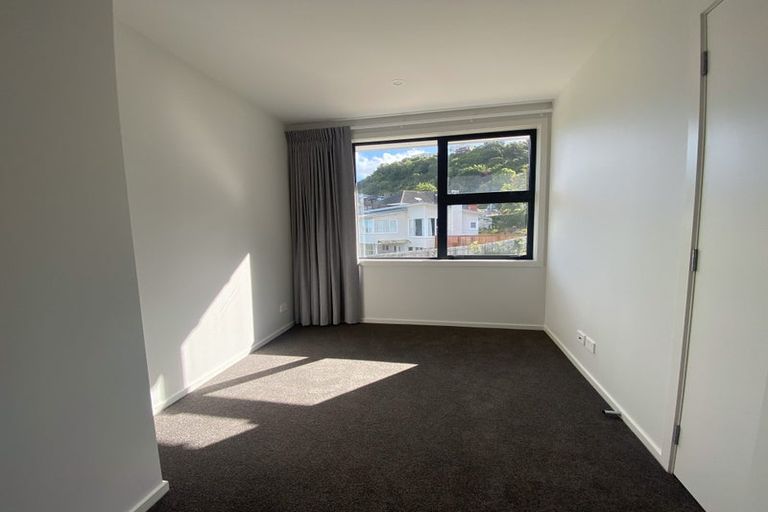 Photo of property in 37 Priscilla Crescent, Kingston, Wellington, 6021