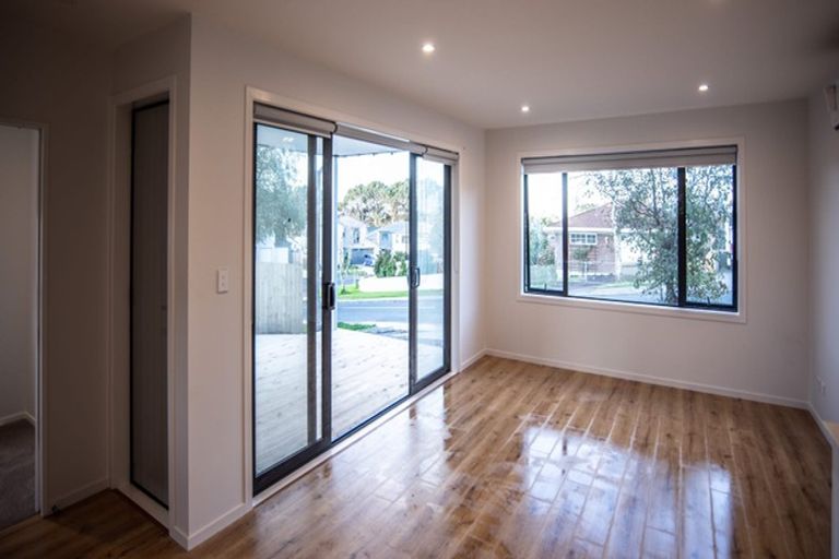 Photo of property in 38 White Heron Drive, Massey, Auckland, 0614