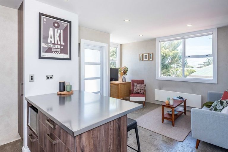 Photo of property in 10/76 Freyberg Street, Lyall Bay, Wellington, 6022