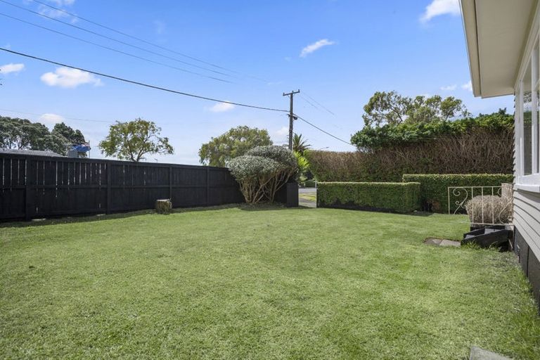 Photo of property in 1/50 Muir Avenue, Mangere Bridge, Auckland, 2022