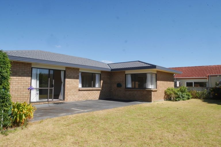 Photo of property in 125 Queens Road, Waikanae Beach, Waikanae, 5036