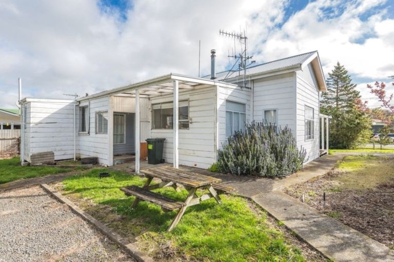 Photo of property in 73 Tutaenui Road, Marton, 4710