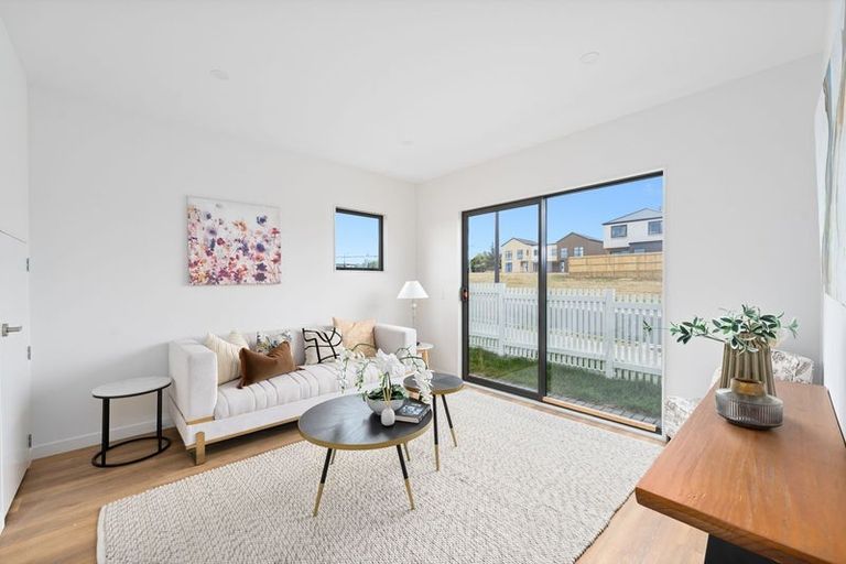 Photo of property in 44 Taipahitini Road, Rosehill, 2113