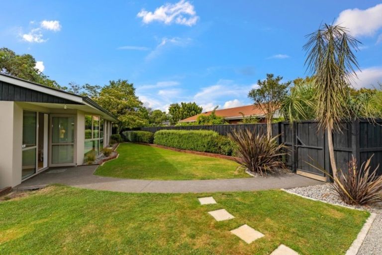 Photo of property in 8 Redwood Place, St Albans, Christchurch, 8052