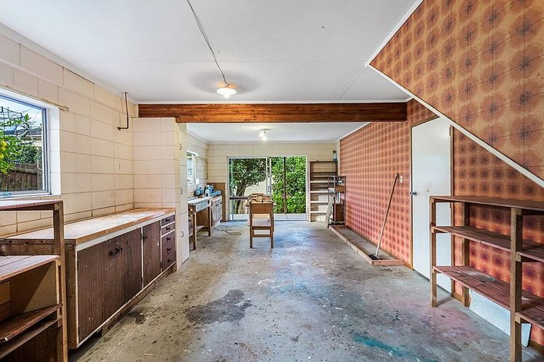 Photo of property in 26 Masterton Road, Rothesay Bay, Auckland, 0630