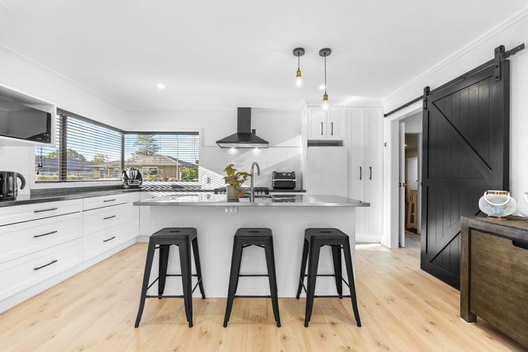 Photo of property in 23 Dreaver Drive, Waitara, 4320