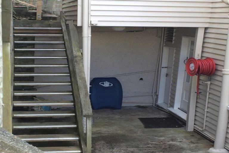 Photo of property in 1/17 Clifton Terrace, Kelburn, Wellington, 6012