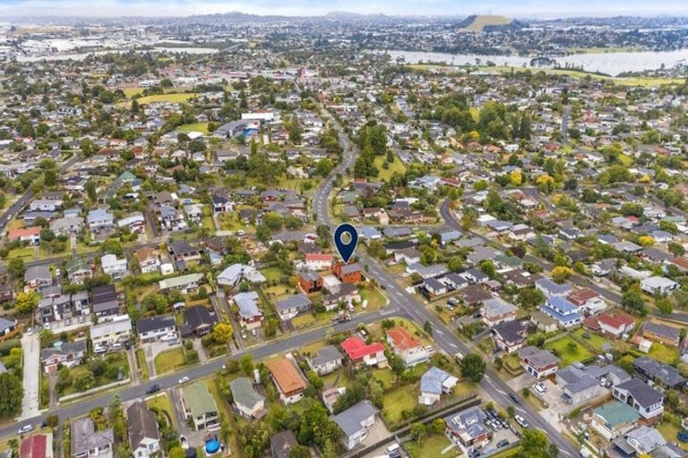 Photo of property in 121e Reeves Road, Pakuranga Heights, Auckland, 2010