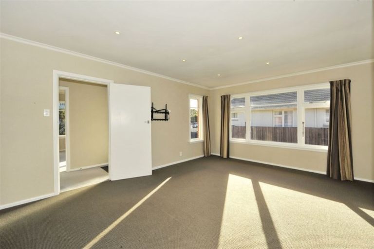 Photo of property in 6 Kinnaird Place, Hillmorton, Christchurch, 8025