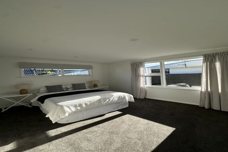 Photo of property in 19 Talltree Avenue, Avonhead, Christchurch, 8042