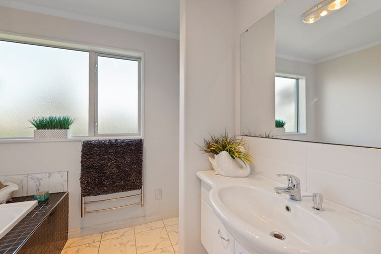 Photo of property in 10 Ruby Avenue, Northwood, Christchurch, 8051