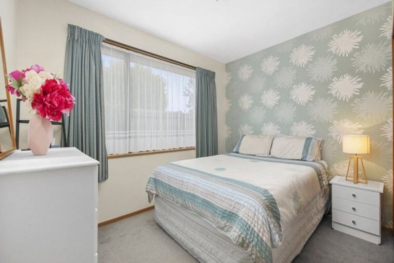 Photo of property in 2/113 Avonhead Road, Avonhead, Christchurch, 8042