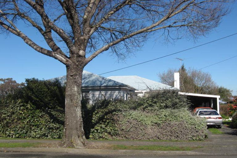 Photo of property in 10 Moreton Road, Carterton, 5713