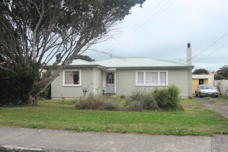 Photo of property in 121 Tilley Road, Paekakariki, 5034