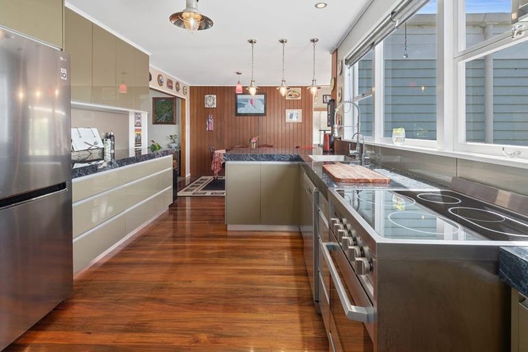 Photo of property in 65 Gorge Road, Maungaturoto, 0520