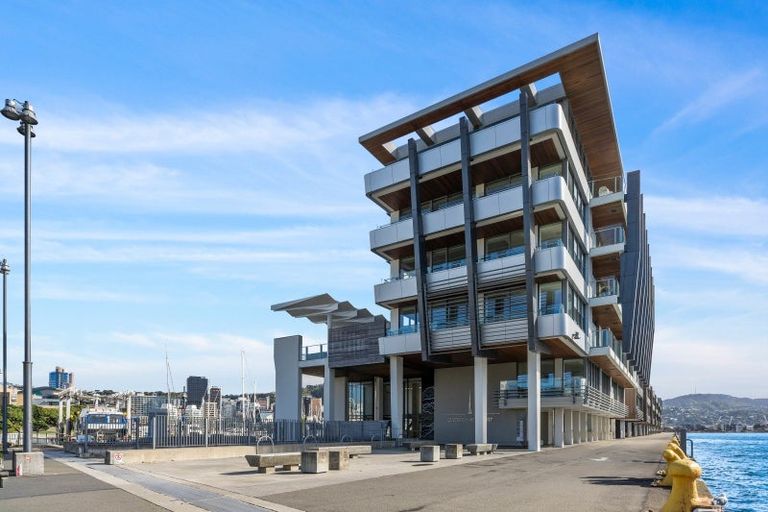 Photo of property in Clyde Quay Wharf, 1a/7 Clyde Quay Wharf, Te Aro, Wellington, 6011