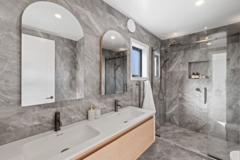 Photo of property in 24 Nehru Place, Cashmere, Christchurch, 8022