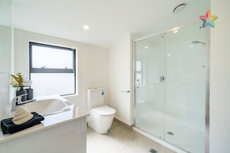 Photo of property in 1a Stokes Valley Road, Stokes Valley, Lower Hutt, 5019