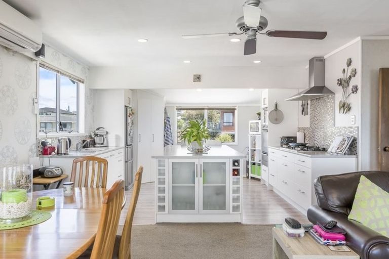 Photo of property in 4 Carmen Terrace, Snells Beach, 0920