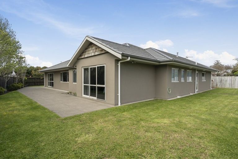 Photo of property in 13 Portland Drive, Mangorei, New Plymouth, 4312