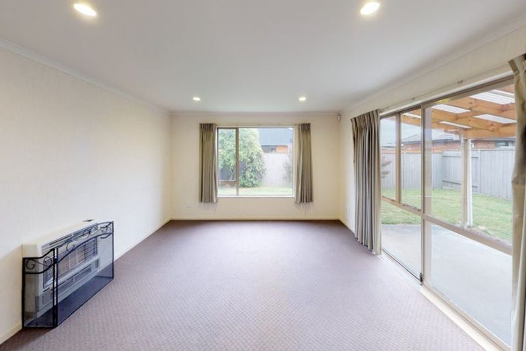 Photo of property in 6 Geneva Terrace, Kelvin Grove, Palmerston North, 4414