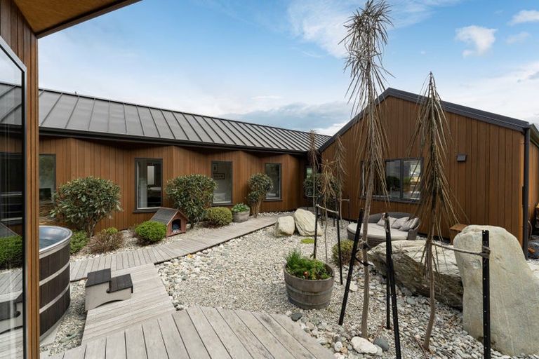 Photo of property in 55 Jacks Point Rise, Jacks Point, Queenstown, 9371