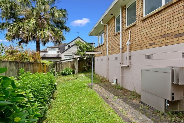 Photo of property in 11 Arirang Rise, Pinehill, Auckland, 0632