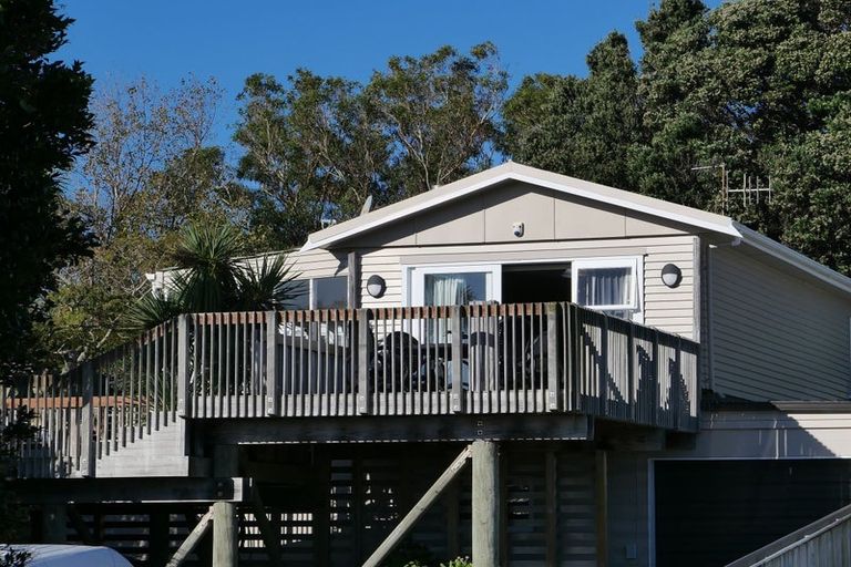 Photo of property in 75 Seaview Road, Paraparaumu Beach, Paraparaumu, 5032