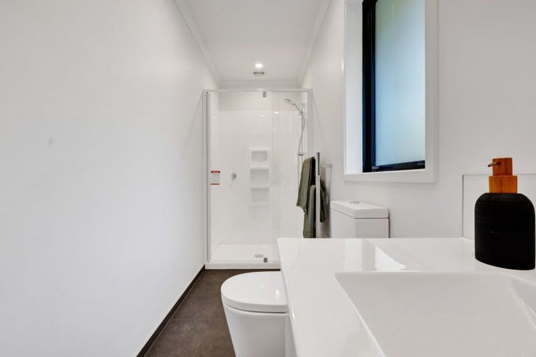 Photo of property in 10a Winstone Place, Highlands Park, New Plymouth, 4312