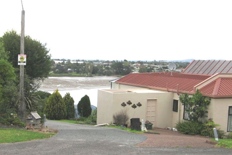 Photo of property in 21 Constable Lane, West Harbour, Auckland, 0618