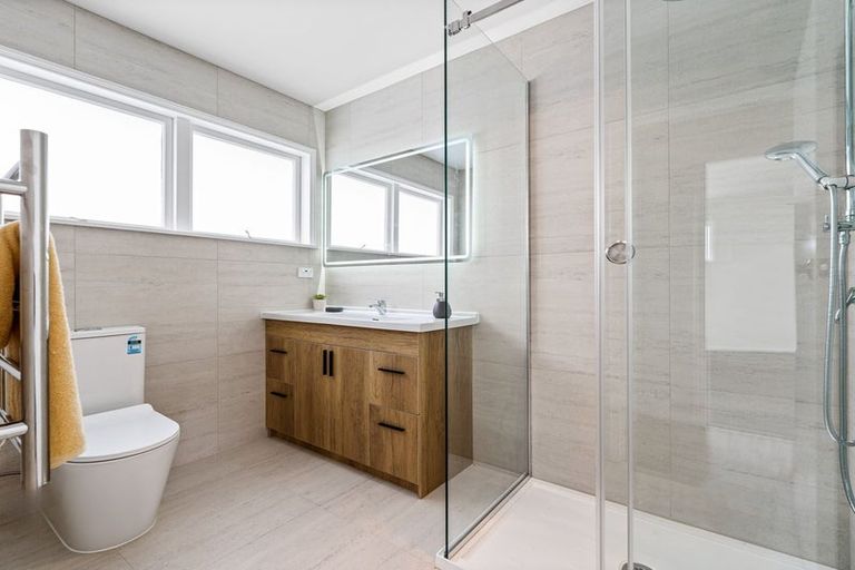 Photo of property in 34 Cyclarama Crescent, Massey, Auckland, 0614