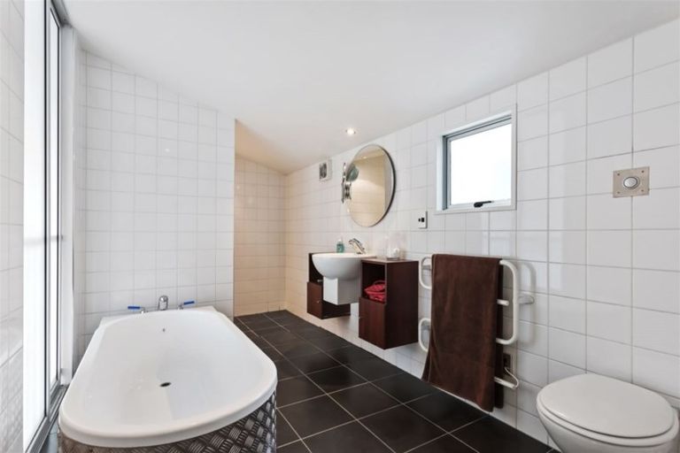 Photo of property in 8 Elmwood Road, Strowan, Christchurch, 8052