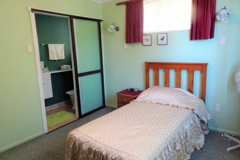 Photo of property in 20 Weenink Road, Karoro, Greymouth, 7805