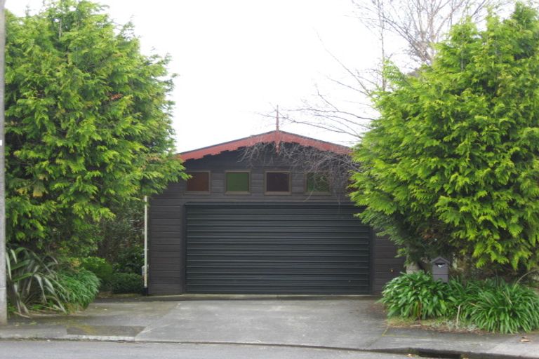 Photo of property in 13 Honnor Place, Hurdon, New Plymouth, 4310