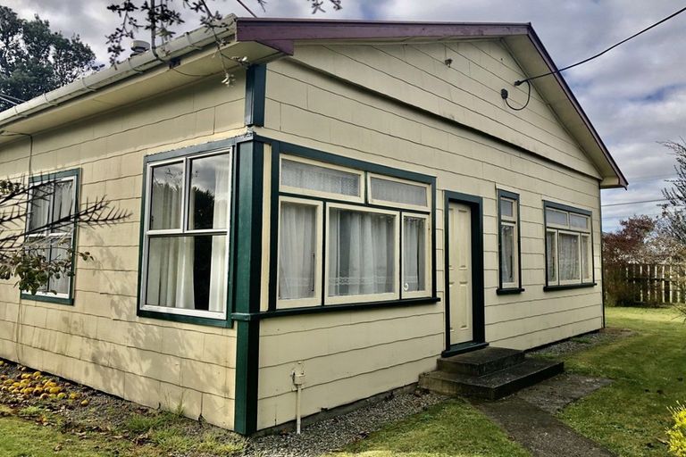 Photo of property in 61 Cook Street, Foxton, 4814