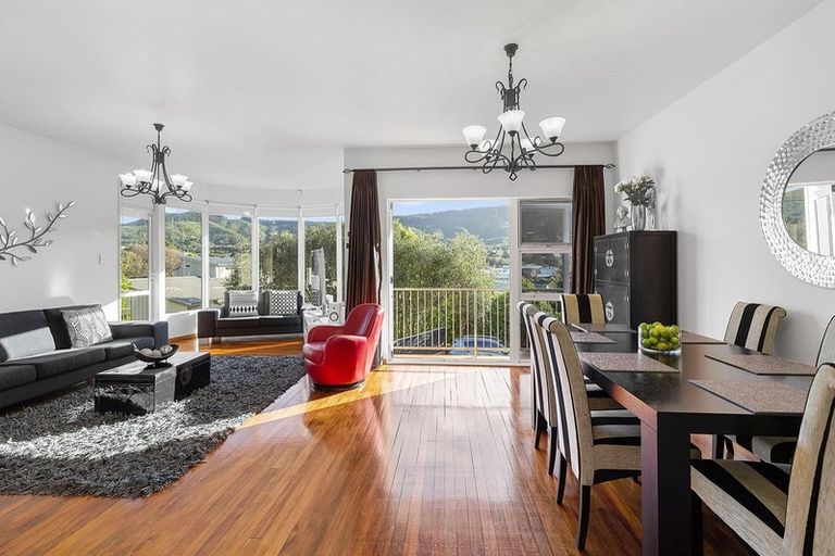 Photo of property in 11f Duncan Street, Tawa, Wellington, 5028