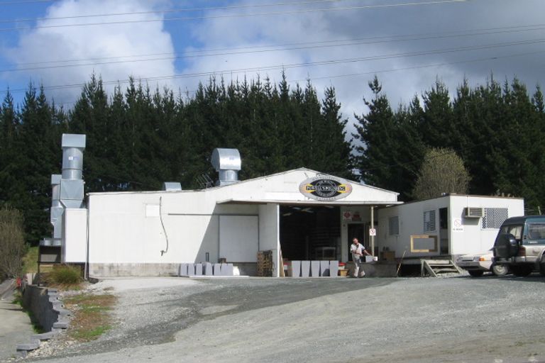 Photo of property in 211 Doctors Hill Road, Maungaturoto, 0588