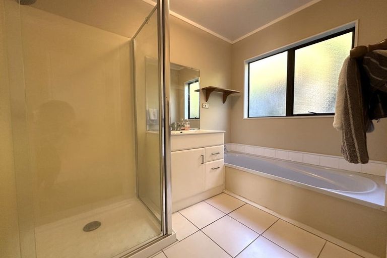 Photo of property in 4/141 Colwill Road, Massey, Auckland, 0614