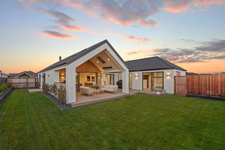 Photo of property in 35 Hotere Street, Rangiora, 7400