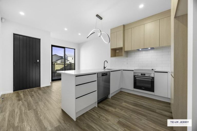 Photo of property in 36 Stableford Crescent, Opaheke, 2113