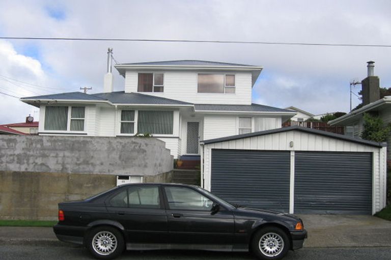 Photo of property in 35 Mark Avenue, Paparangi, Wellington, 6037