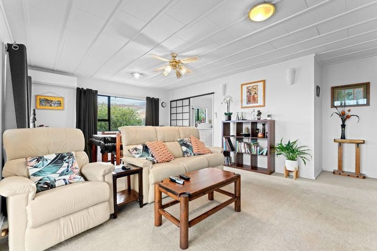 Photo of property in 8a Ladies Mile, Manly, Whangaparaoa, 0930