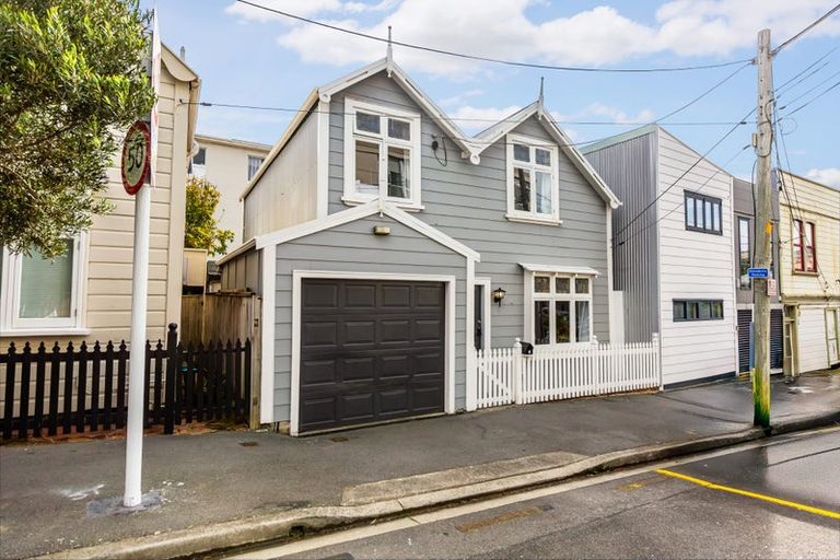 Photo of property in 4 Brougham Street, Mount Victoria, Wellington, 6011