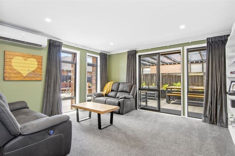 Photo of property in 23 Seabreeze Place, Papamoa Beach, Papamoa, 3118