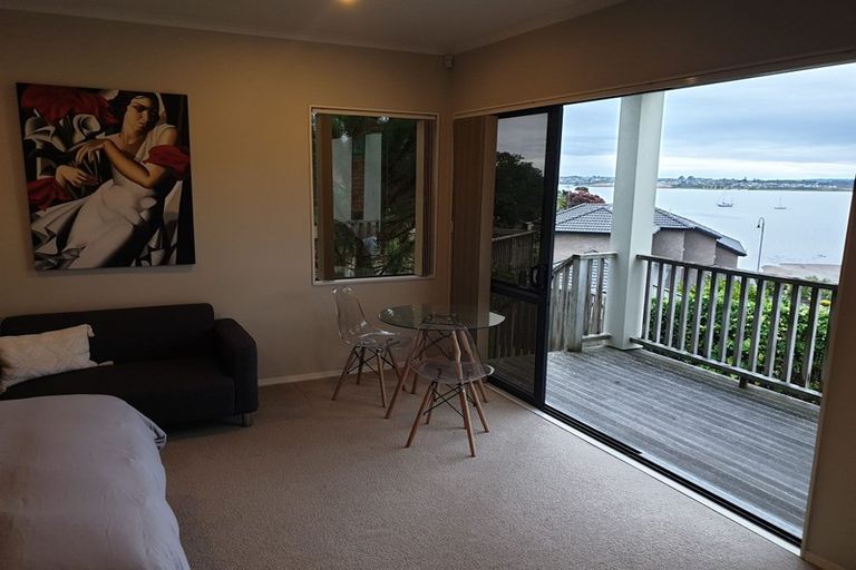 Photo of property in 89g Island Bay Road, Beach Haven, Auckland, 0626